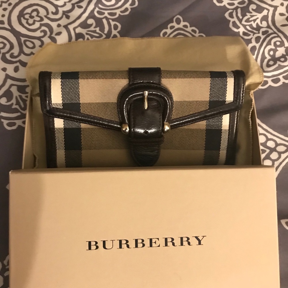 Burberry wallet